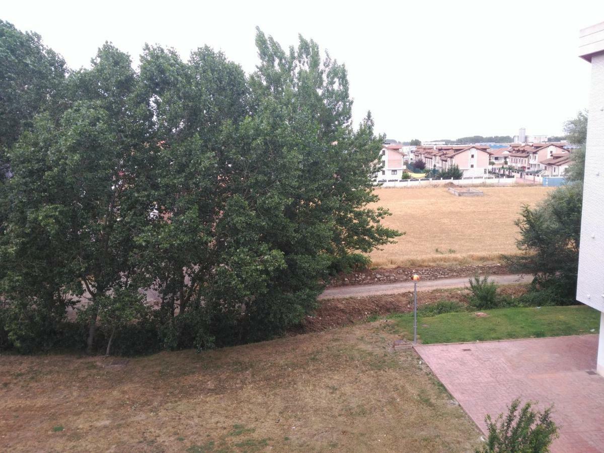 Vivienda Briviesca La Vega Apartment ภายนอก รูปภาพ
